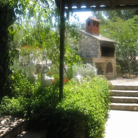 1 Apartamento *
