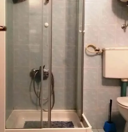 Apartament 1 *